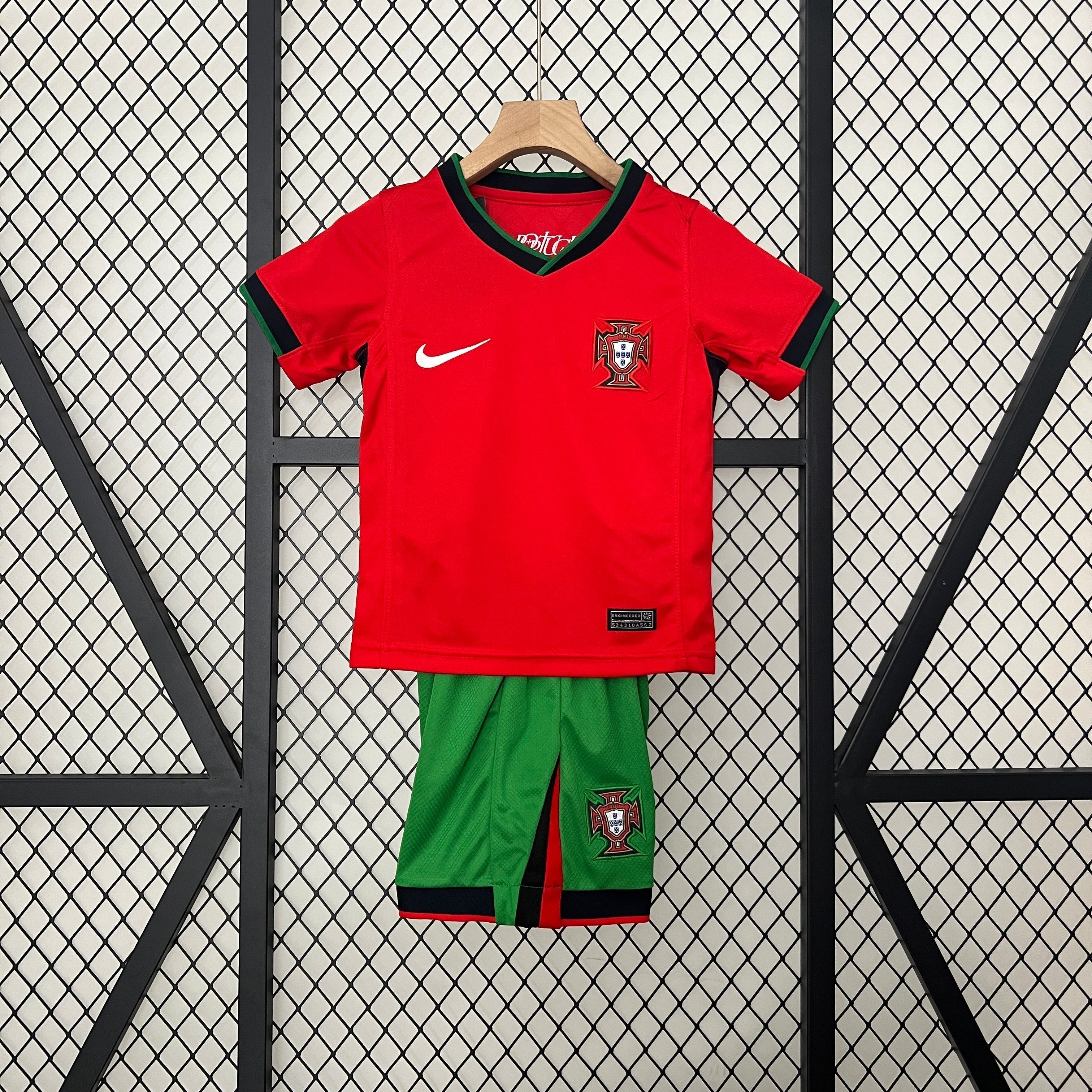 T-shirt e Pantaloncini Bambino Portogallo 2024/25