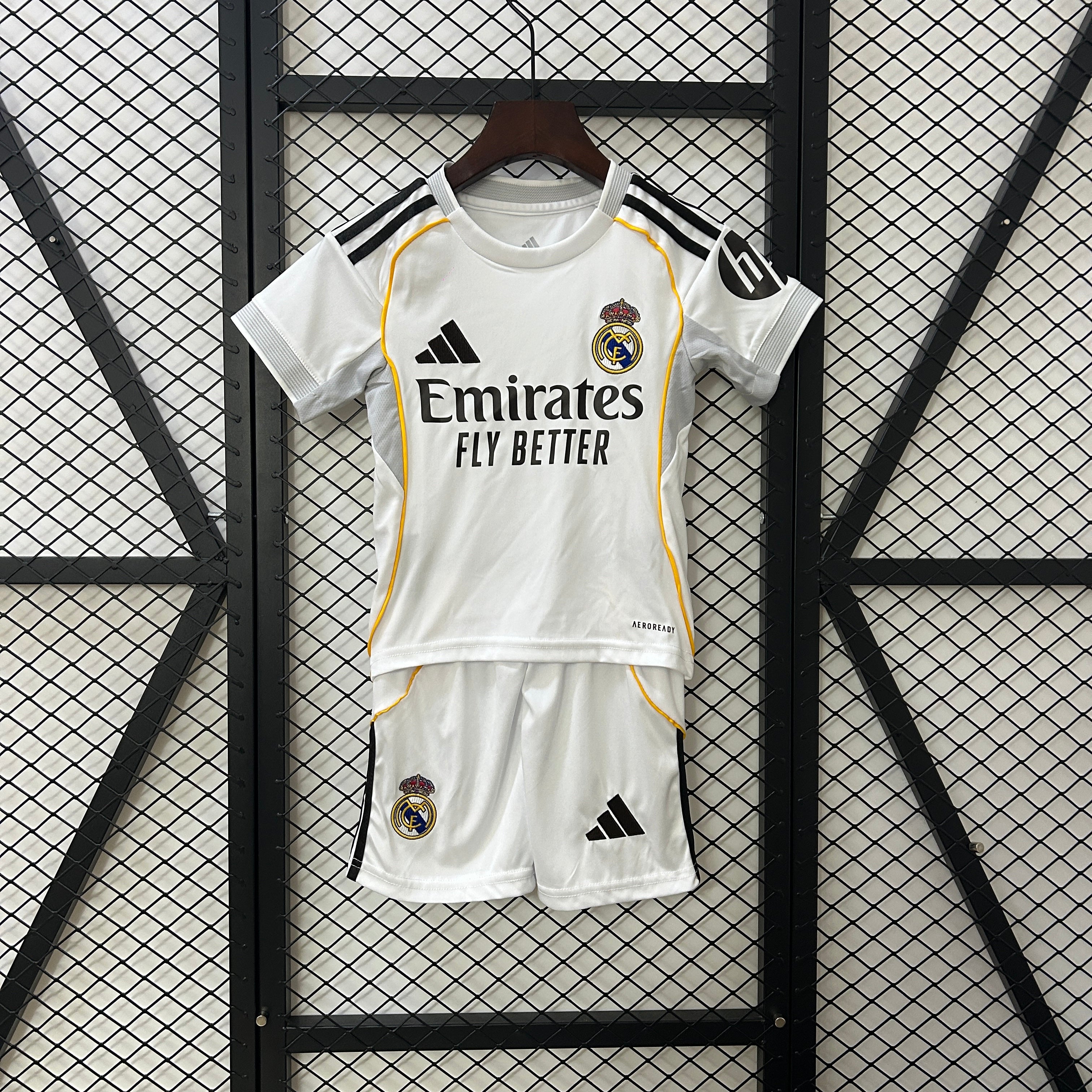 T-shirt e Pantaloncini Bambino Real Madrid Home 2025/26