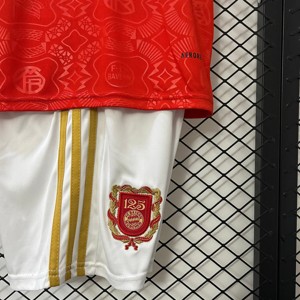 T-shirt e Pantaloncini Bambino Bayern Monaco 2025/26 - 125 Anni