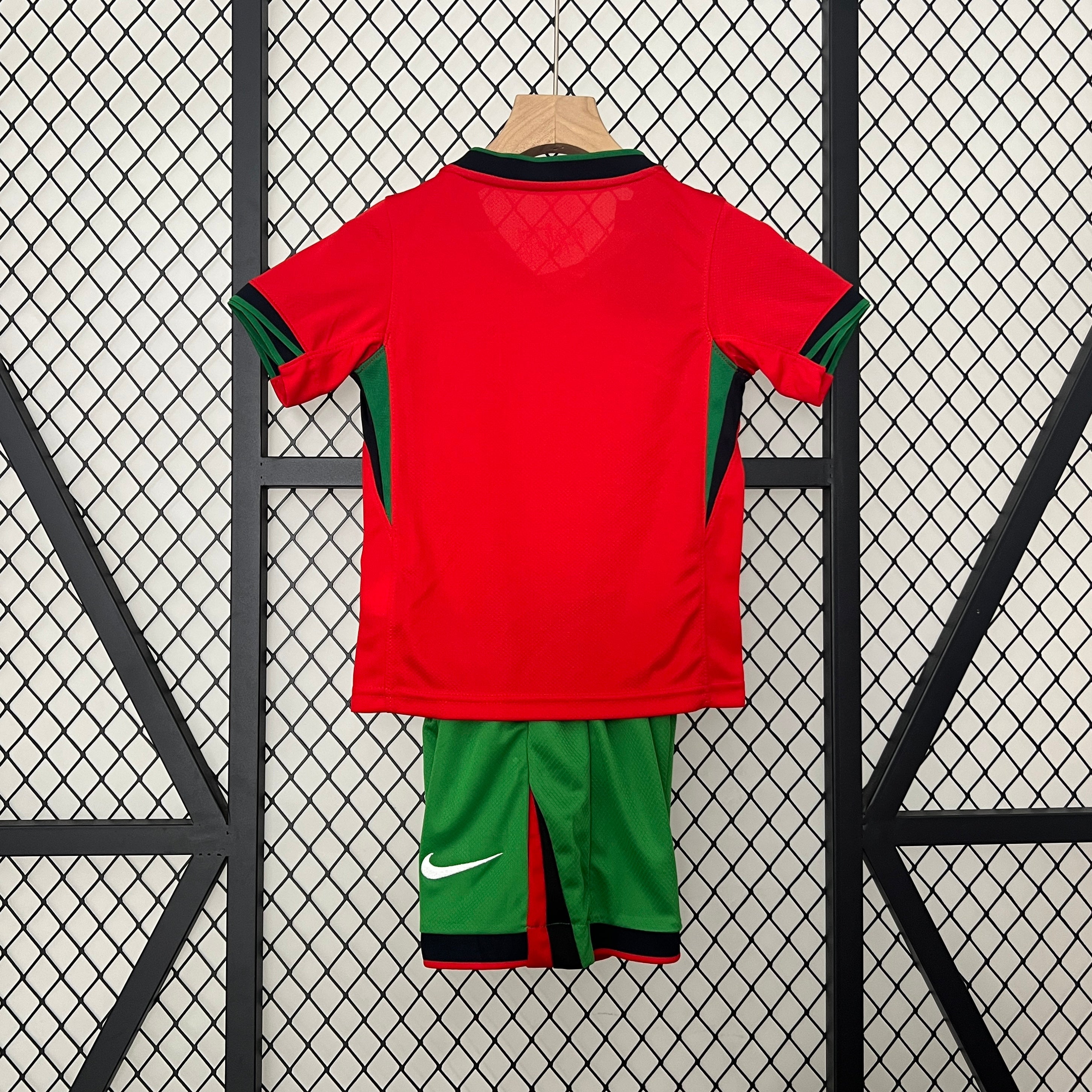 T-shirt e Pantaloncini Bambino Portogallo 2024/25
