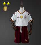 T-shirt e Pantaloncini Bambino Spagna Away 26/27 - Due volte Campione del Mondo ⭐⭐ - Con Patch