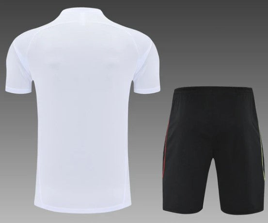 Maglia e Pantaloncini da Allenamento Juventus 2025/26