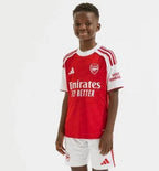 T-shirt e Pantaloncini Bambino Arsenal Home 2025/26 - Con Calzettoni