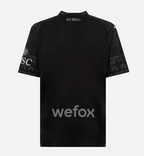 Maglia AC MILAN X PLEASURES 23/24 – DARK VERSION