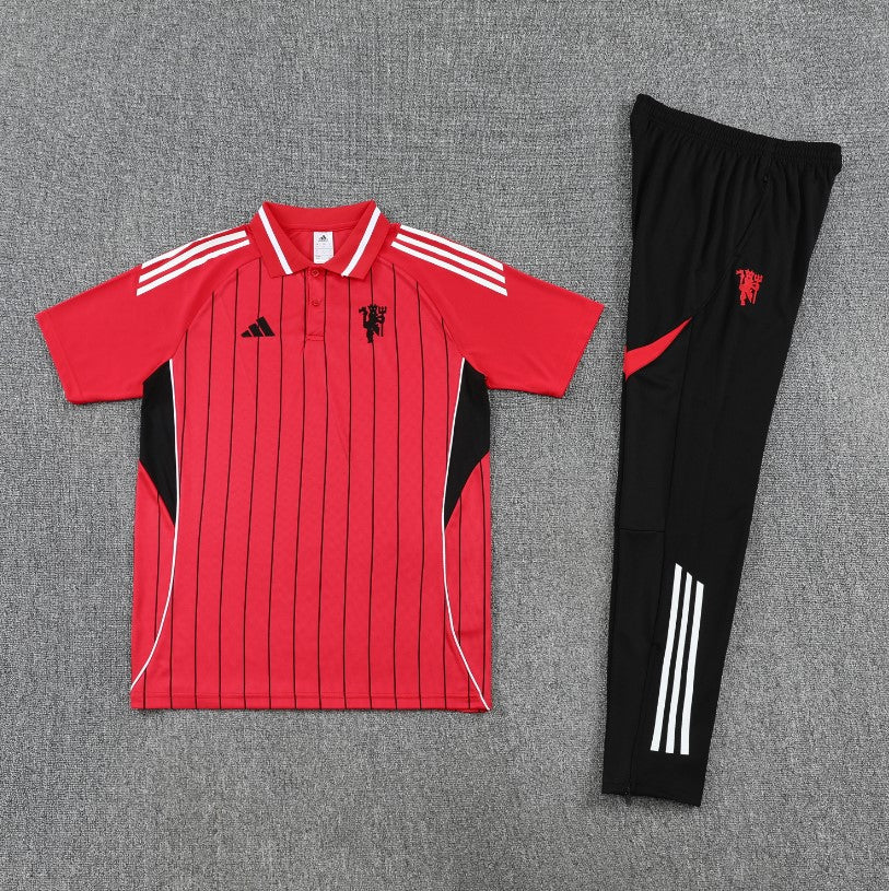 Polo e Pantaloni Manchester United US PACK 2025/26