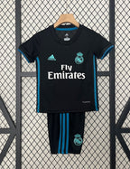 T-shirt e Pantaloncini Bambino Real Madrid - Retro 2017/18
