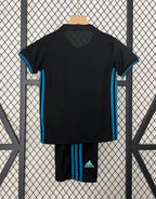 T-shirt e Pantaloncini Bambino Real Madrid - Retro 2017/18