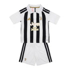 T-shirt e Pantaloncini Bambino Juventus Home 26/27 - "Visit Detroit"