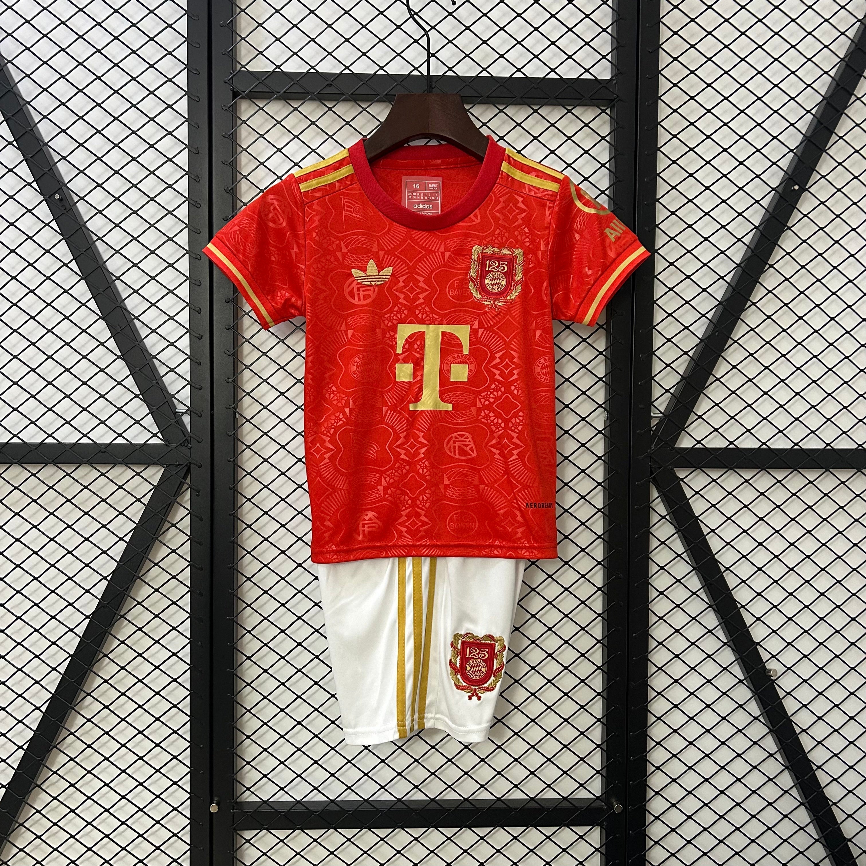 T-shirt e Pantaloncini Bambino Bayern Monaco 2025/26 - 125 Anni